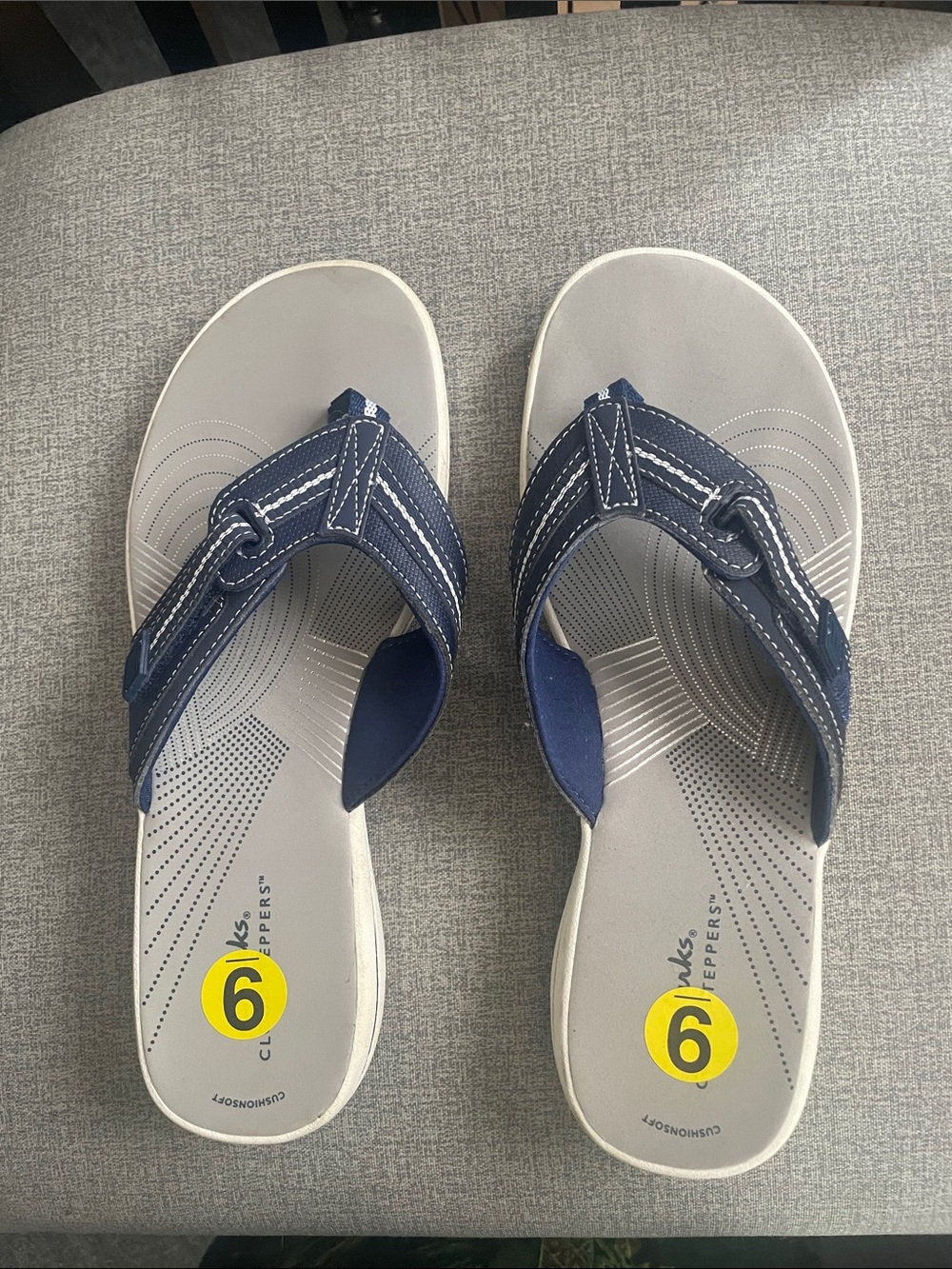 Clarks Navy and Light Gray Cushioned Thong Sandals